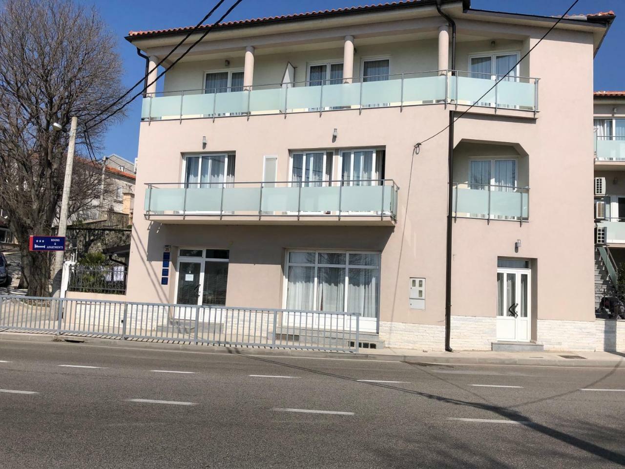 Apartmani I Sobe Ivancic1 Novi Vinodolski Buitenkant foto